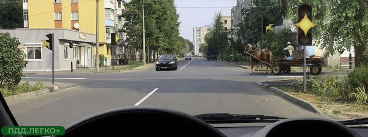 Жёлтый мигающий светофор, перекрёсток, прямо